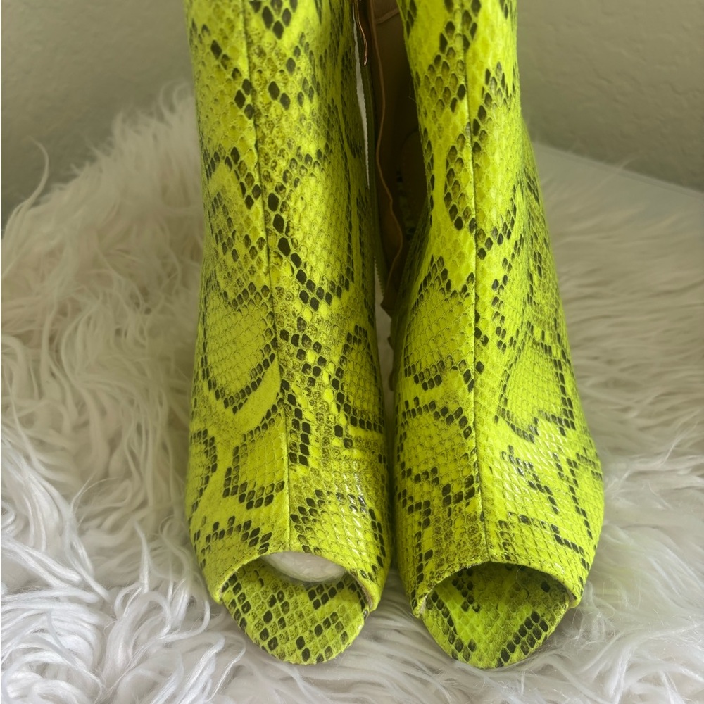 Green Ankle Boots with Sleek Design